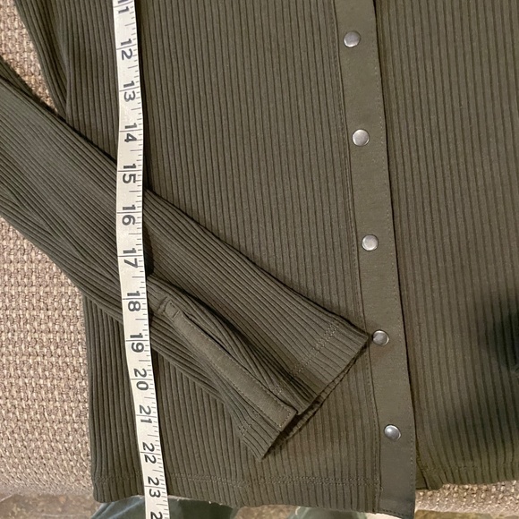 Madewell Snap-Front Cardigan Top Dried Olive Dark Green Size Small - Picture 4 of 8